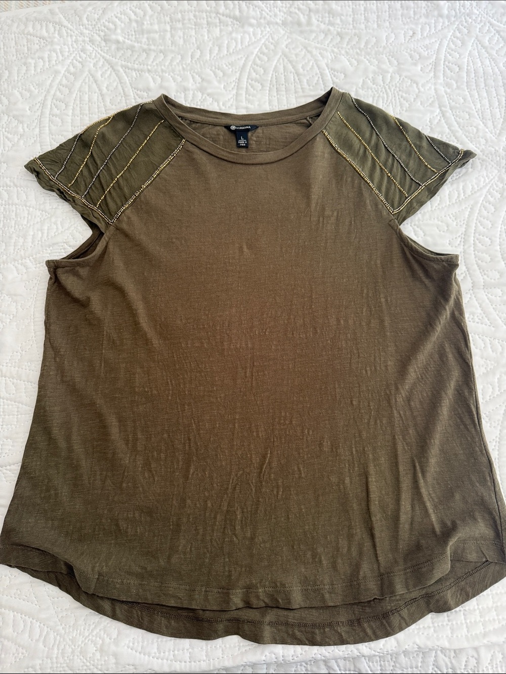 Versona Olive Green Short Sleeve Tee with Contrast Shoulder Stitching